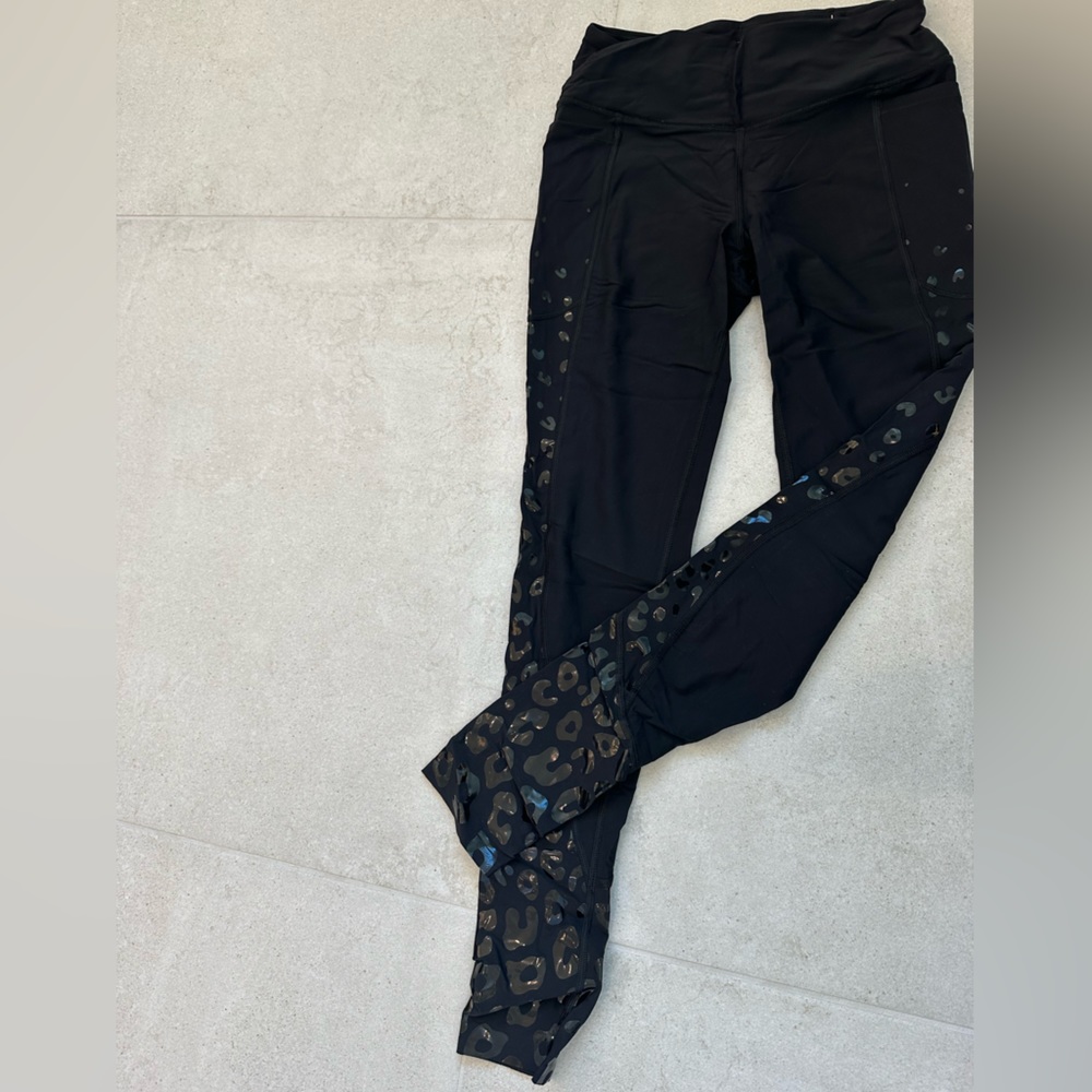 Victoria Secret Sport Total Knockout Tight with pockets NWT